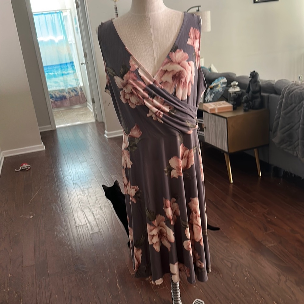 Kaileigh Gray and Pink Floral Midi Dress